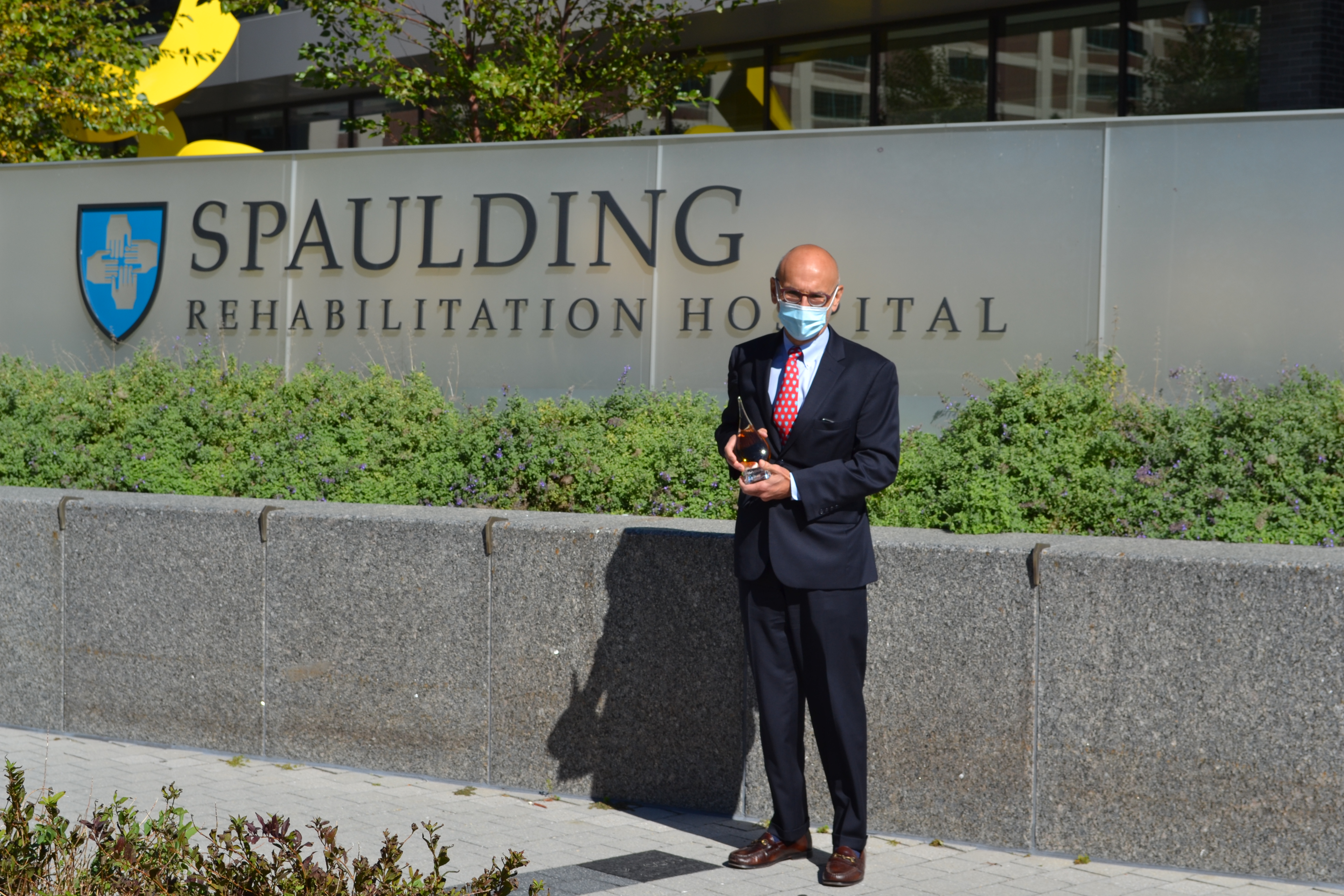 David E. Storto, president of Partners Continuing Care & Spaulding Rehabilitation, receives Edward A. Eckenhoff Memorial Award 